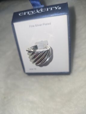 NEW Fine Silver plated ring retail $30